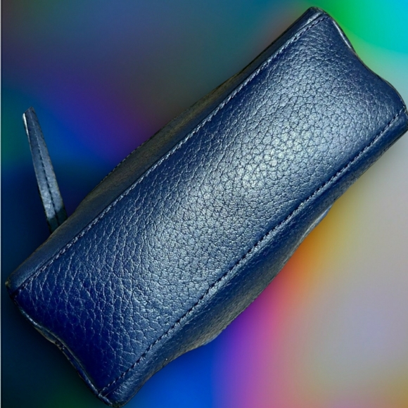 Winner is being select NOW!! Mystery Box + entry KATE SPADE Navy Blue & Cream - Picture 12 of 17